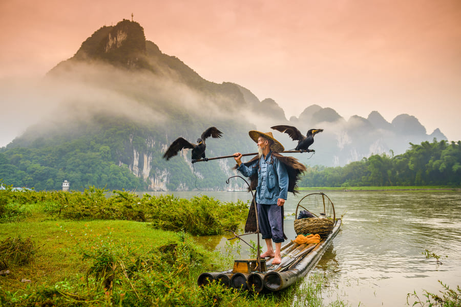 Hombre en un rio de China